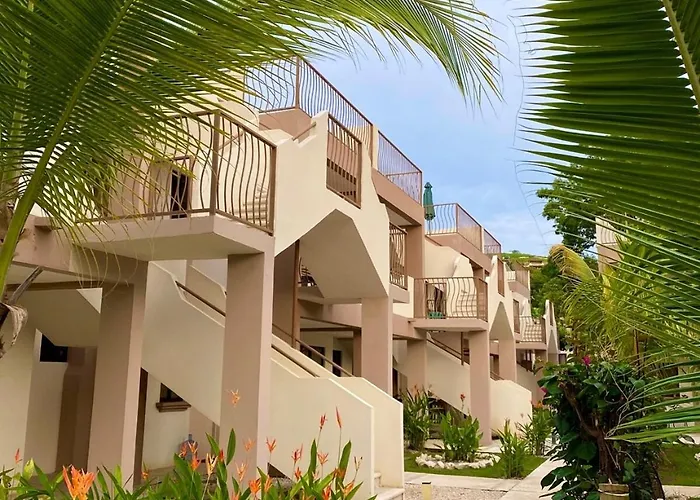 Tropical 2nd Floor With Rooftop